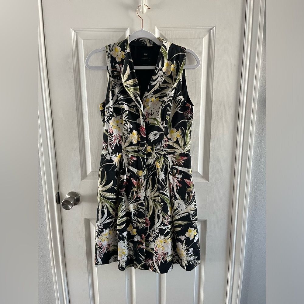Cue‎ tropical floral dress
